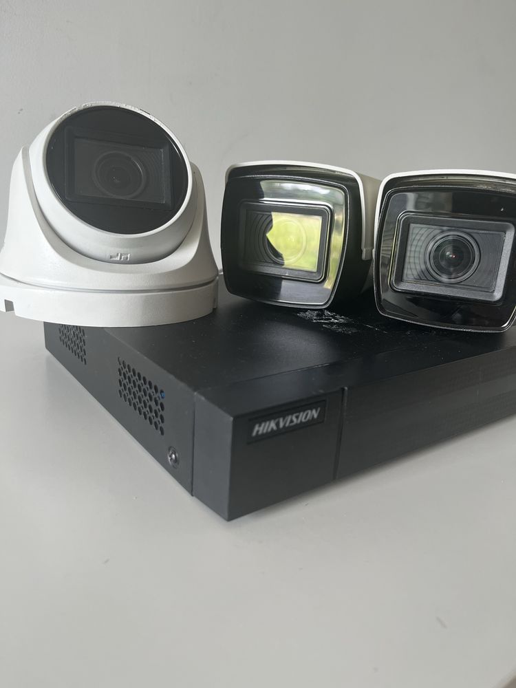 3 Camaras de filmar e gravador Hikvision