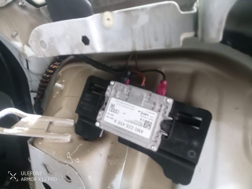 Amplificador de antena Audi