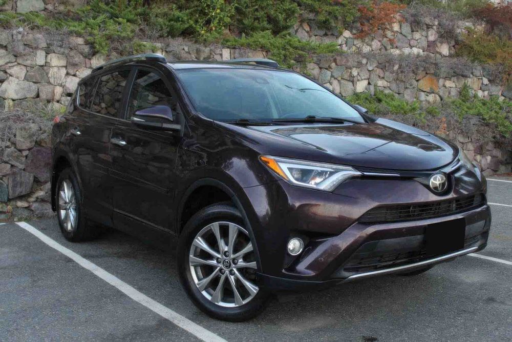 Toyota RAV4 Limited      2017