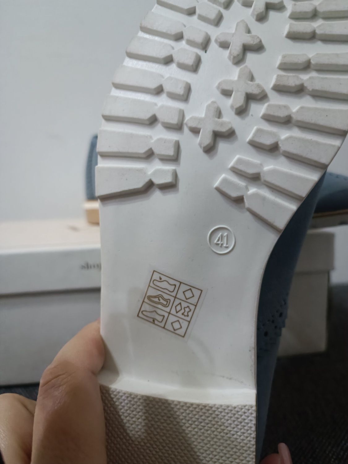 Piękne buty jezzówki niebieskie rozmiar 41