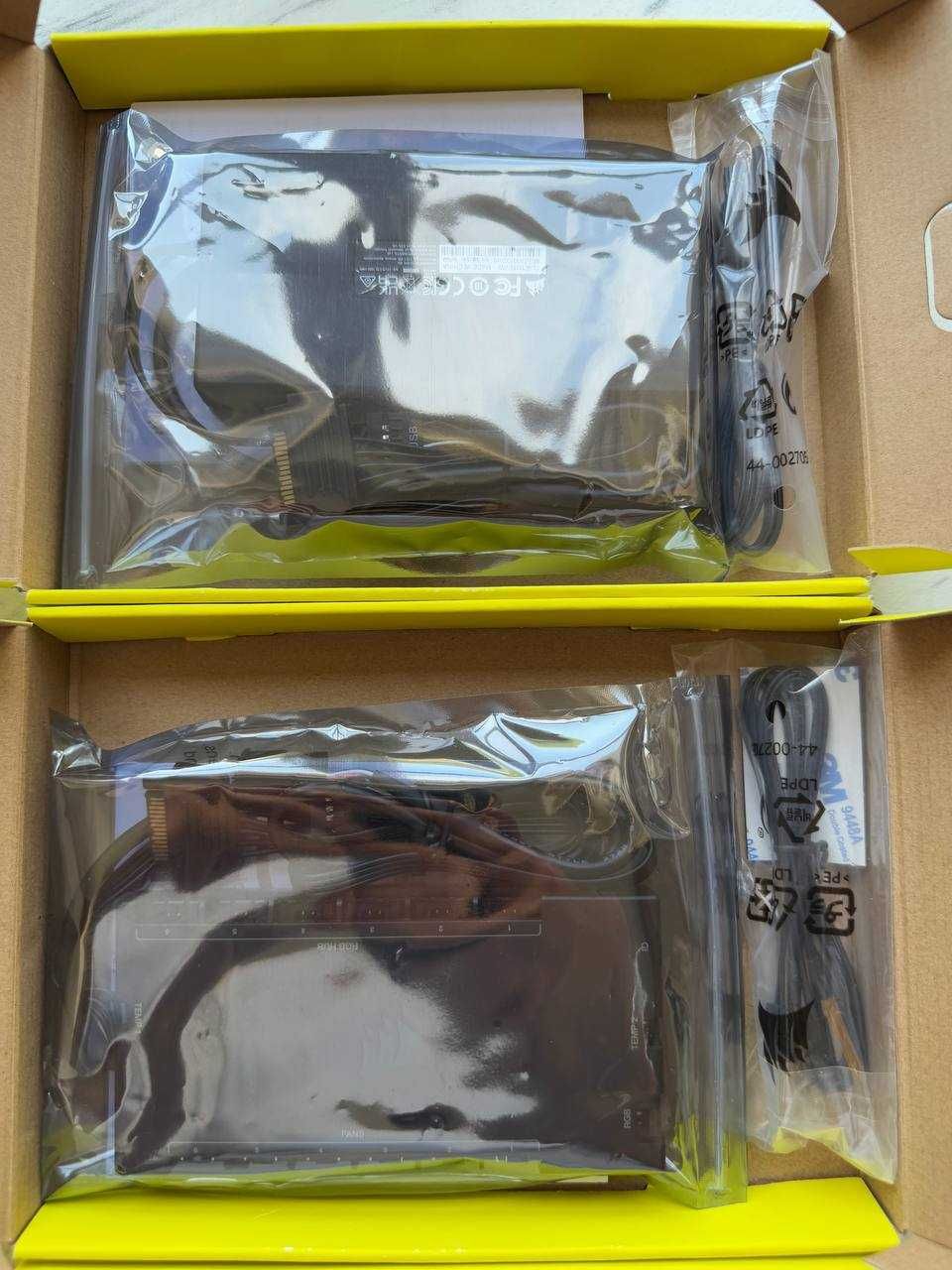 Контролер Corsair iCUE Commander Core XT RGB (CL-9011112-WW)