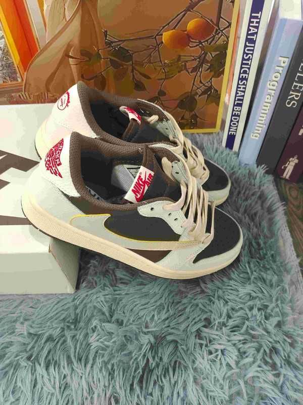 Jordan 1 Retro Low OG SP Travis Scott Reverse Mocha  R.39