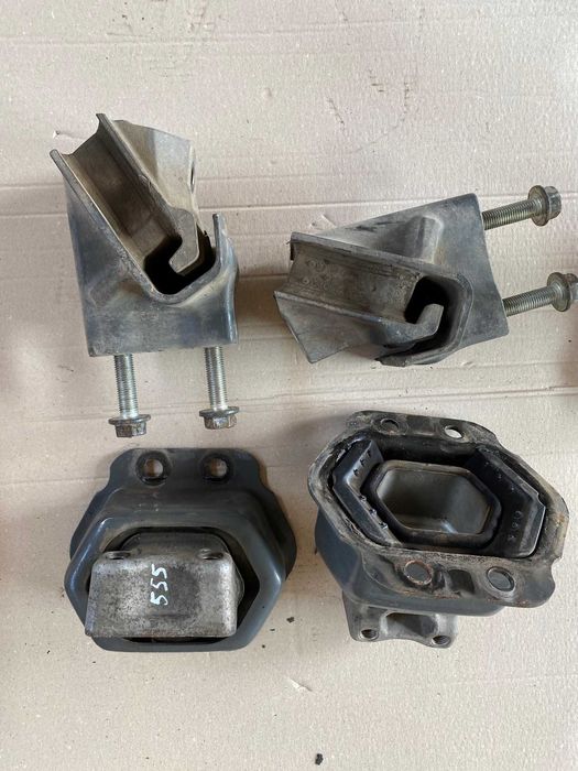 Подушка двигуна двигателя передня DAF Euro6 XF 106 1929558 1930475