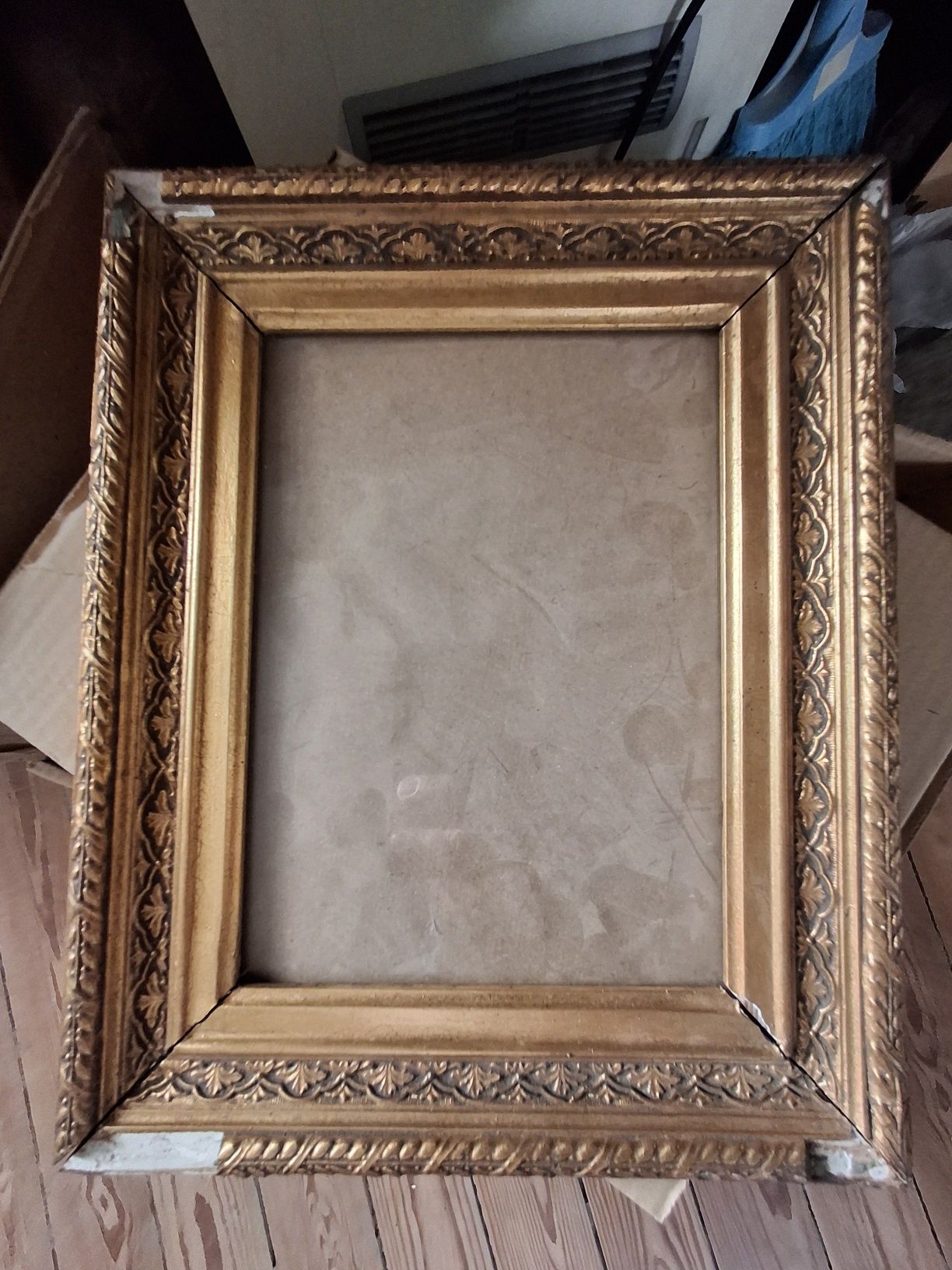 Moldura antiga para 19 x 25 cms