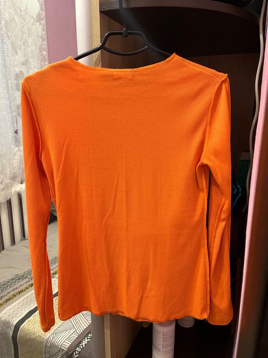 Кофта помаранчева в рубчик