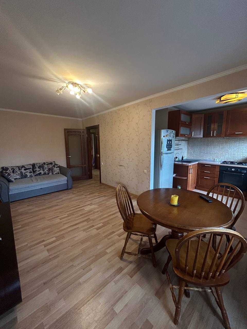 Продам 3-кімнатну з капітальним ремонтом, Черемушки, Генерала Петрова