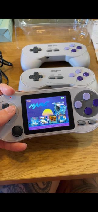 Data Frog SF2000 consola retro + 2 comandos +conversor para TV c jogos