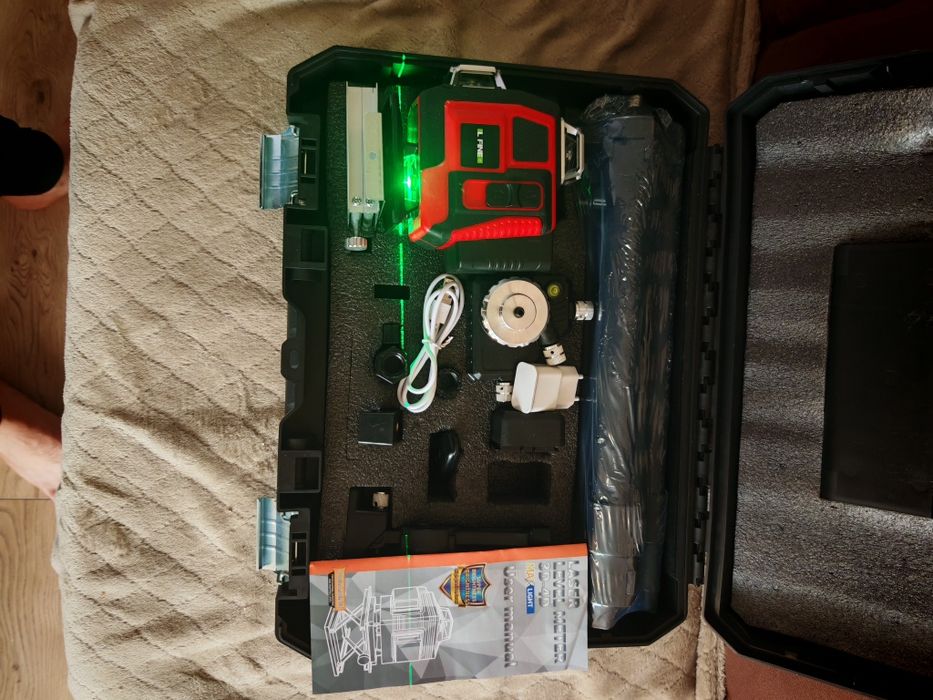 LFINE Poziomica Laserowa z 16 Linii