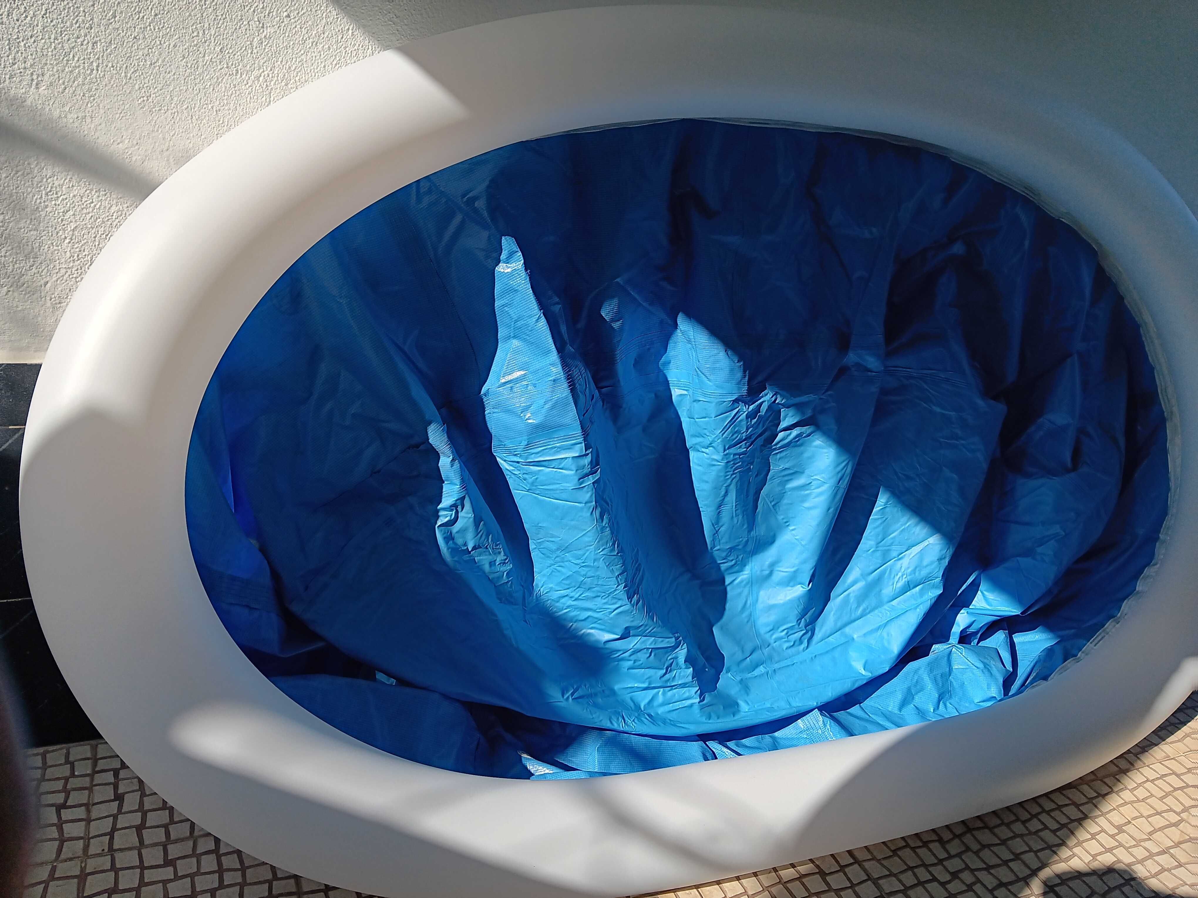 Piscina circular Jilong com 2074 litros