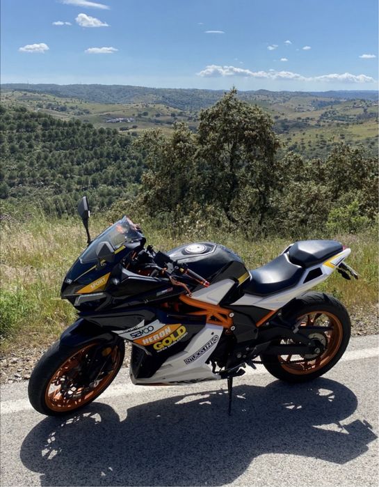 Goes 125 GP edição limitada.