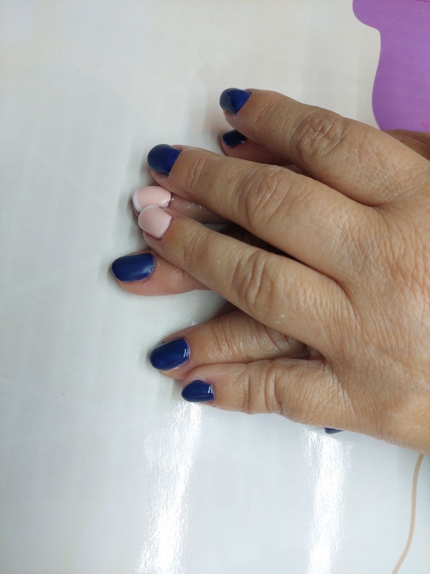 Serviços de Manicure e Pedicure