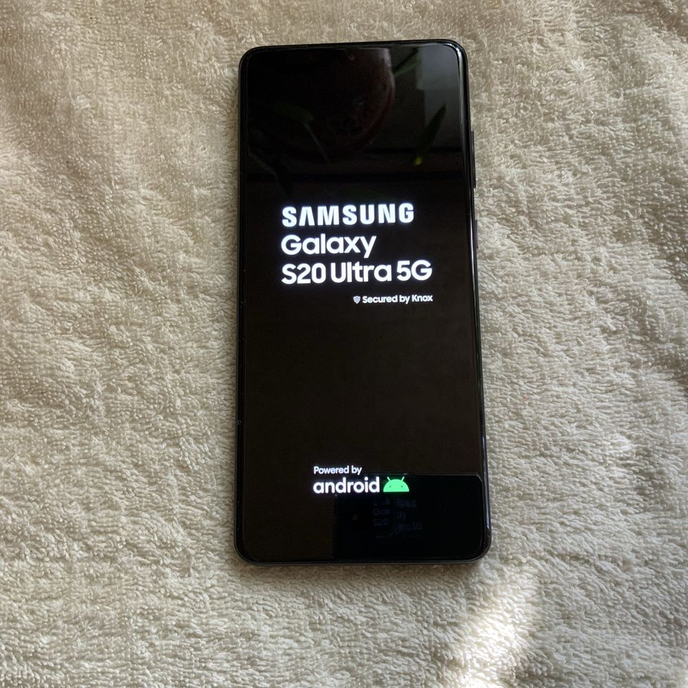 Флагман Samsung S20 Ultra. 12/128Gb. 2 sim-card. В идеале !