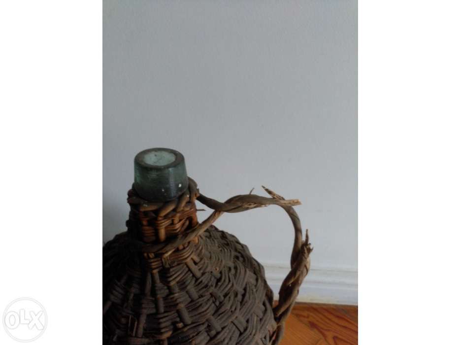 Garrafão Antigo forrado em Verga