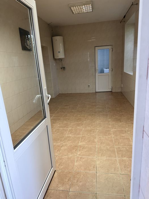 Здається в оренду склад з офісними та побутовими приміщеннями під виро