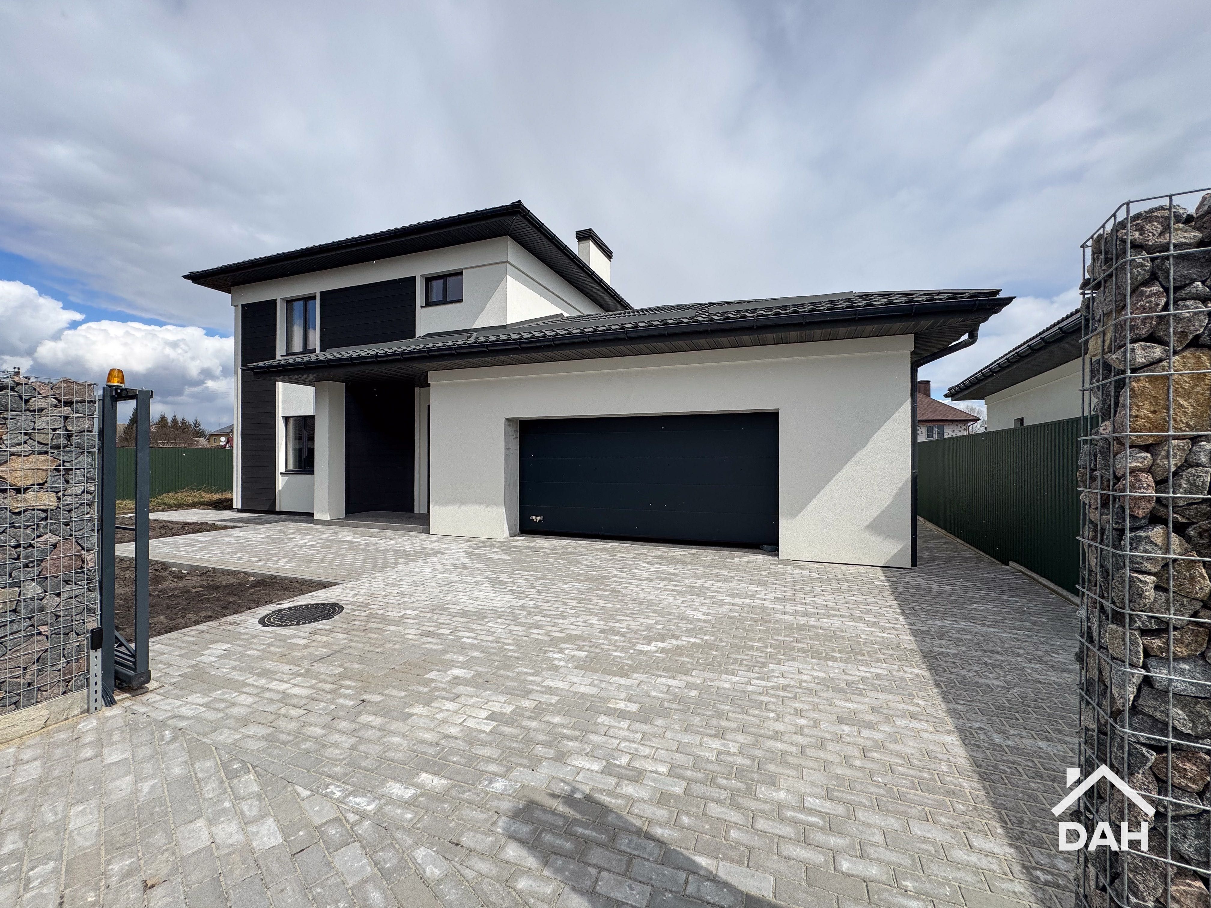 Будинок 216 м² з гаражем, 6 соток, під чистове є газ с. Крюківщина