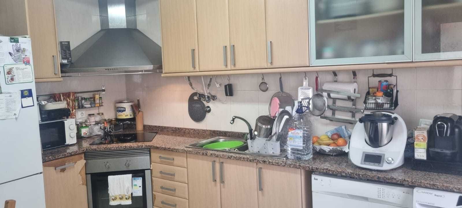 ARRENDA-SE QUARTO/SUITE EM AGUALVA-CACÉM