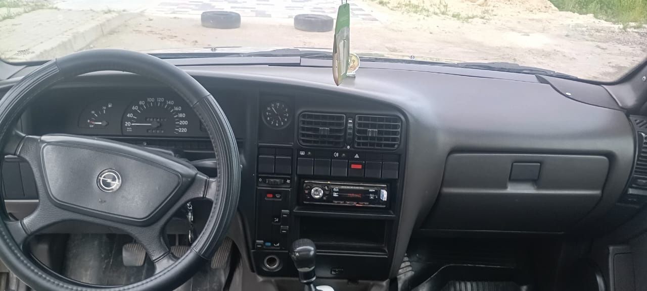Продаю Опель омега