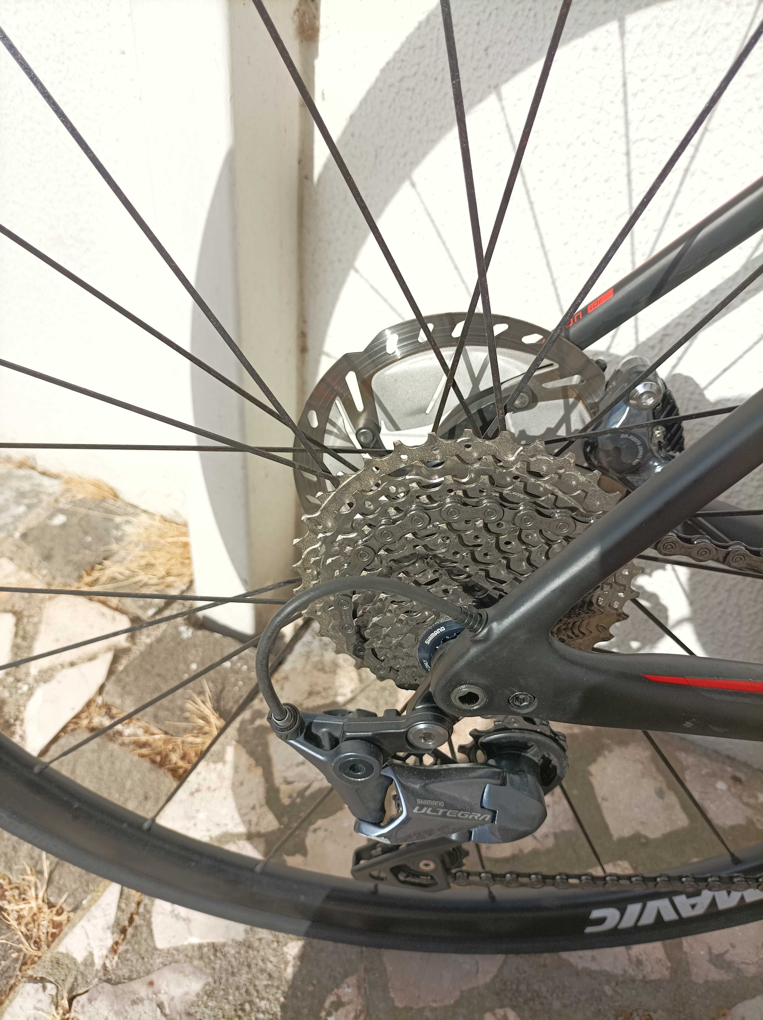 Vendo bicicleta de estrada Speciallized, modelo Roubaix, em Carbono