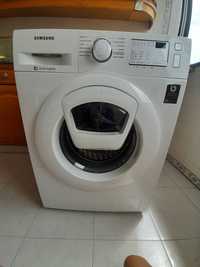 Máquina de Lavar Roupa em muito bom estado
