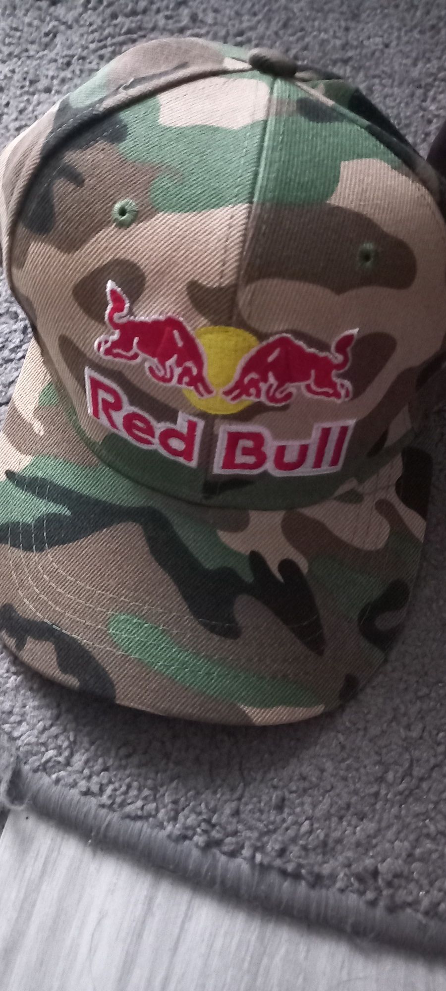 Czapka z daszkiem Nowa Red Bull moro wojskowa