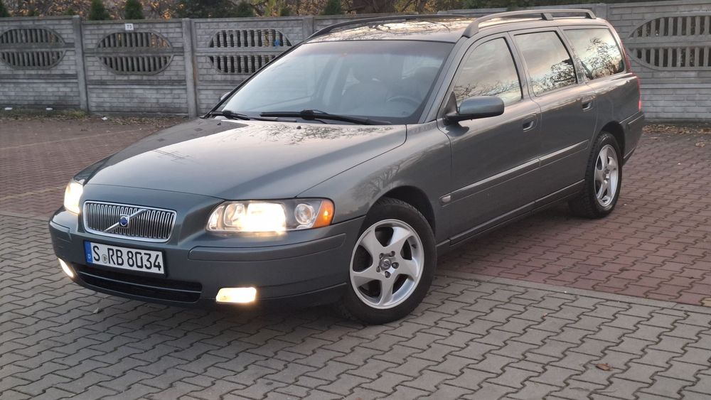 Volvo V70 __MoMemTuM_LiFt*SuPeR*StaN*SkÓrA__