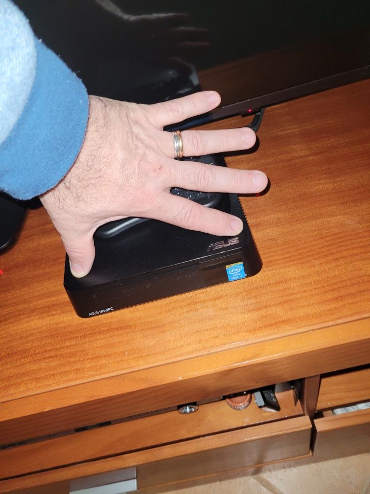 Computador Asus VivoPC  media center