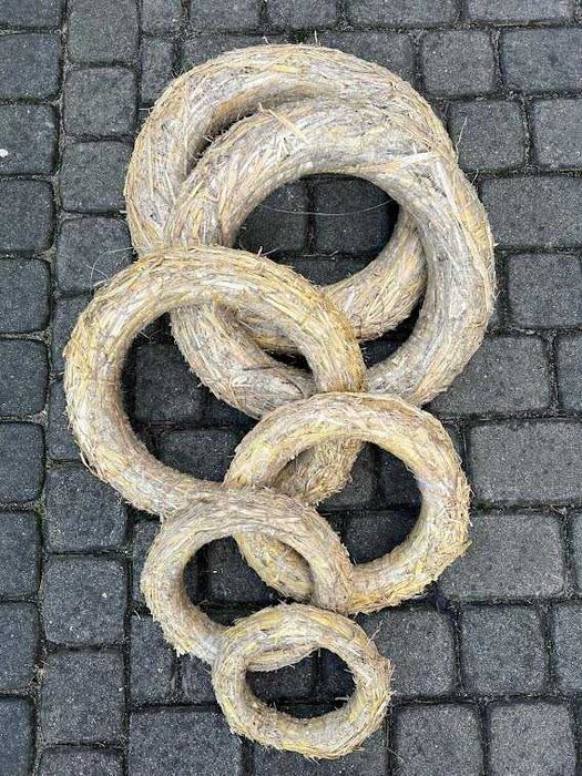 Podkłady słomiane.Wianki