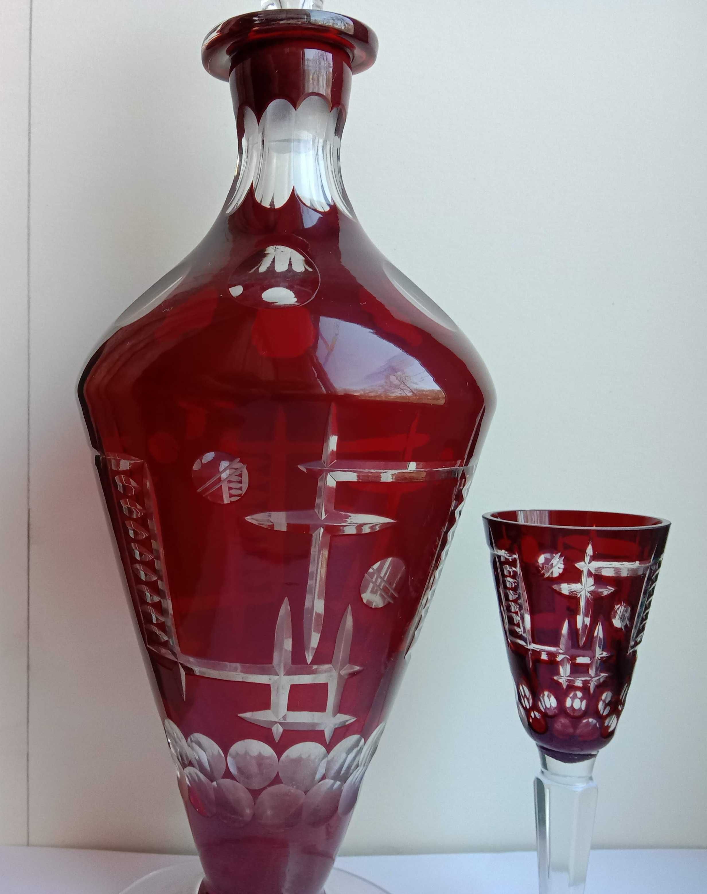 Красивый бокал рюмка Красное цветное стекло рубин Богемия Чехословакия