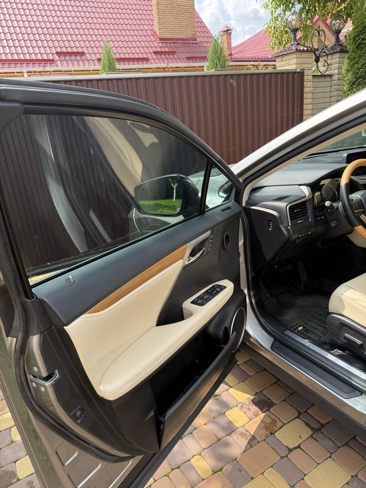 Продаю Lexus RX 450h 2021р