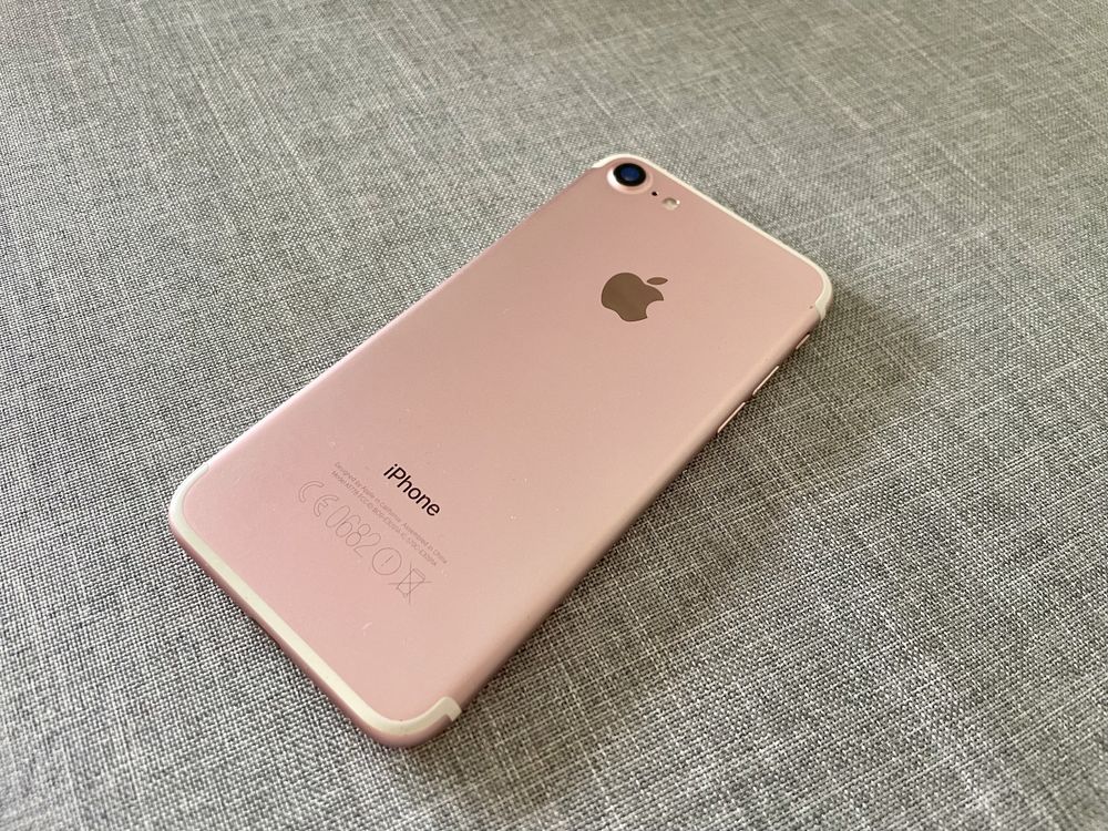 Stylowy Różowy iPhone 7 – 128 GB – Klasyka Apple!