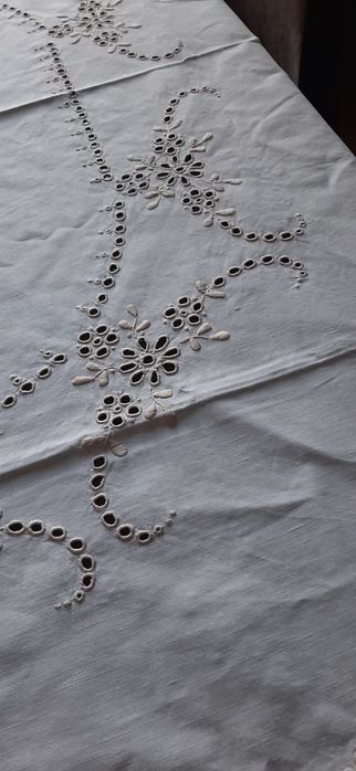 Льняная  скатерть ришелье