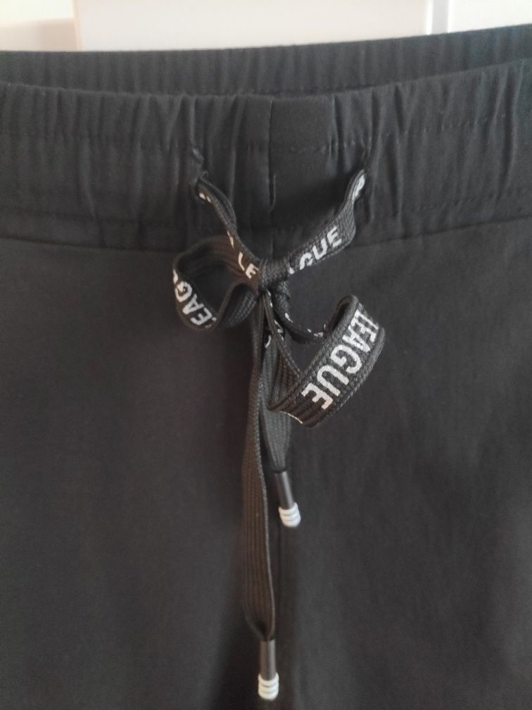 Spodnie czarne na gumce casual z lampasem L /XL