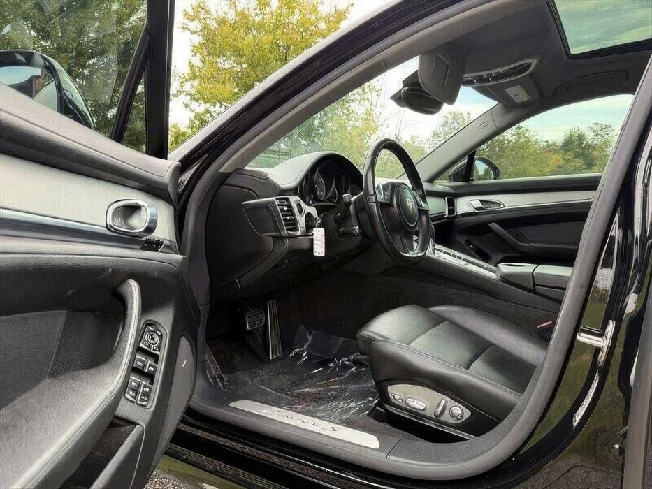 Porsche Panamera      2014