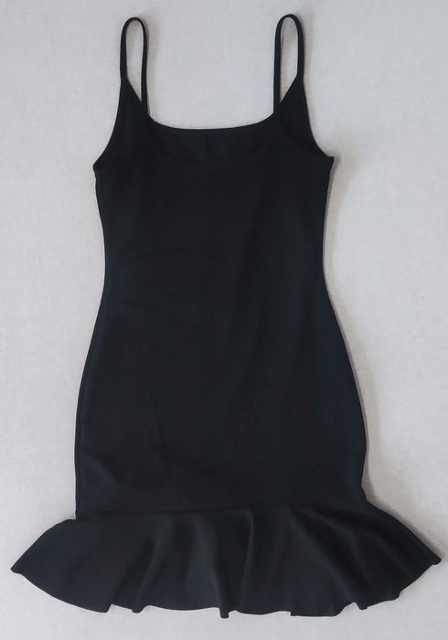 36 S / 38 M Zgrabna elegancka Sukienka Czarna ramiączka falbana