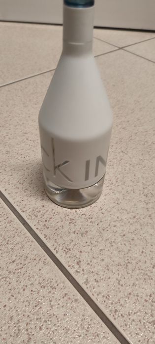 Sprzedam puste opakowania po perfumach