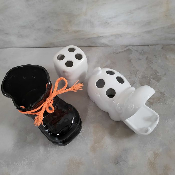 Pojemniki na szczoteczki i nie tylko...