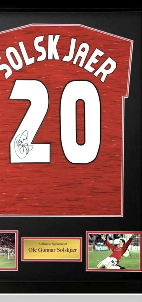 Equipamento autografado Solskjaer