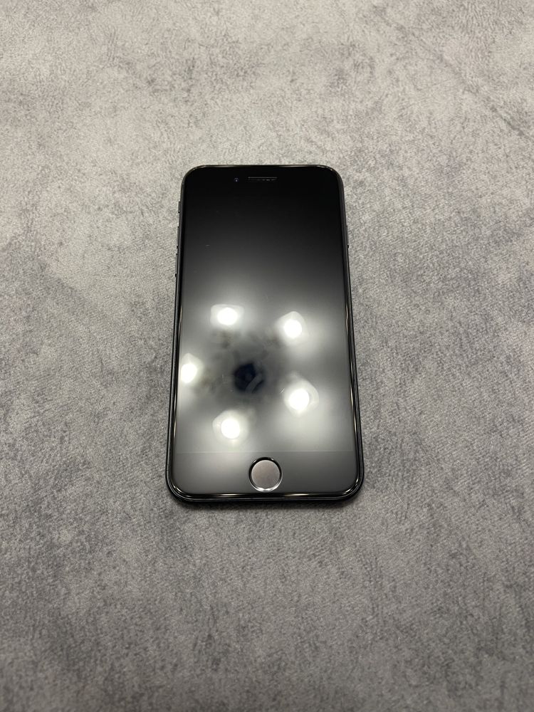 IPhone SE 2020 64 gb Black Neverlock 86% battery