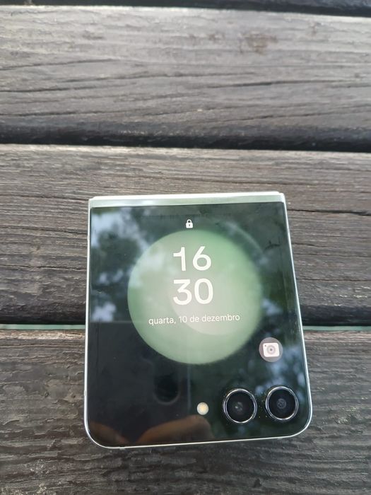 Samsung z flip 5 como novo