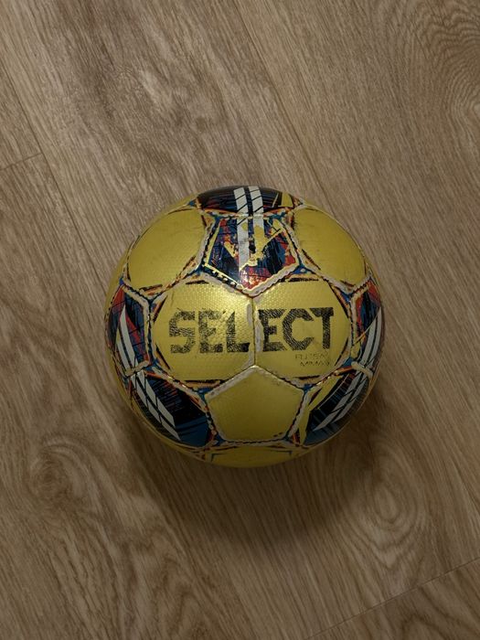 Select Piłka Nożna Treningowa Meczowa Do Nogi Futsal Ekstraklasa r. 4