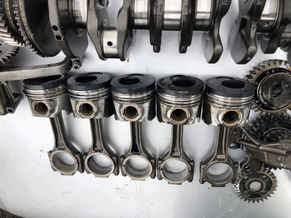 Коленвал шатун масляный насос шестерни грм Туарег 2.5 BAC