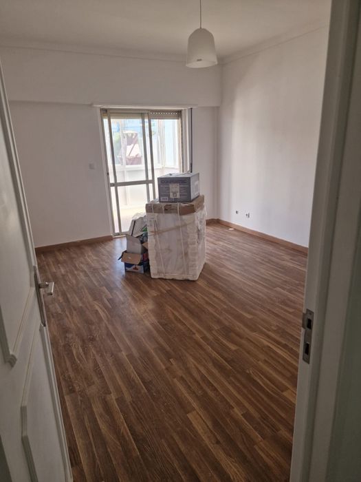 Apartamento Mem Martins São Carlos, T2 ums Suite