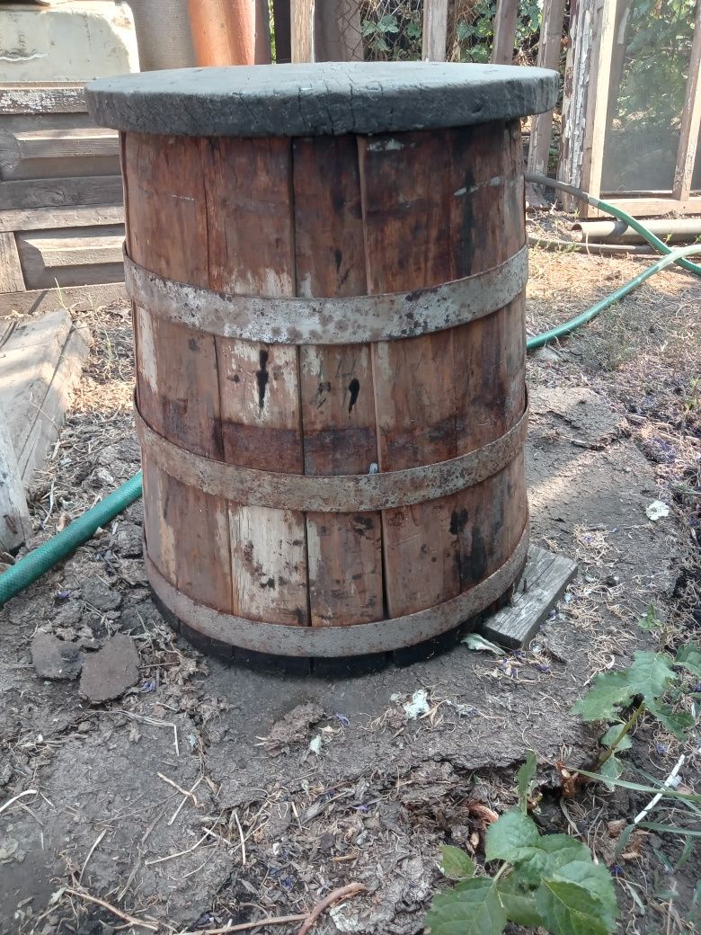 Продам бочку дубовую  ручной р-ти .