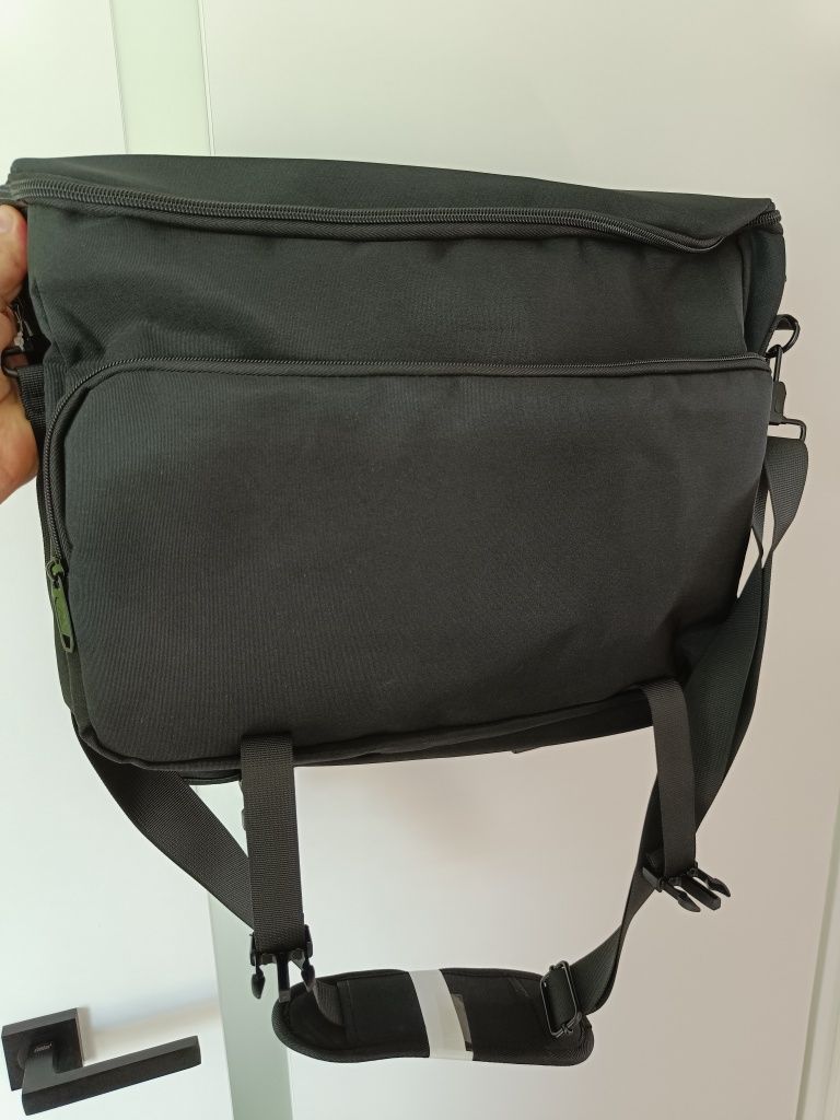 Torba na laptopa, dokumenty