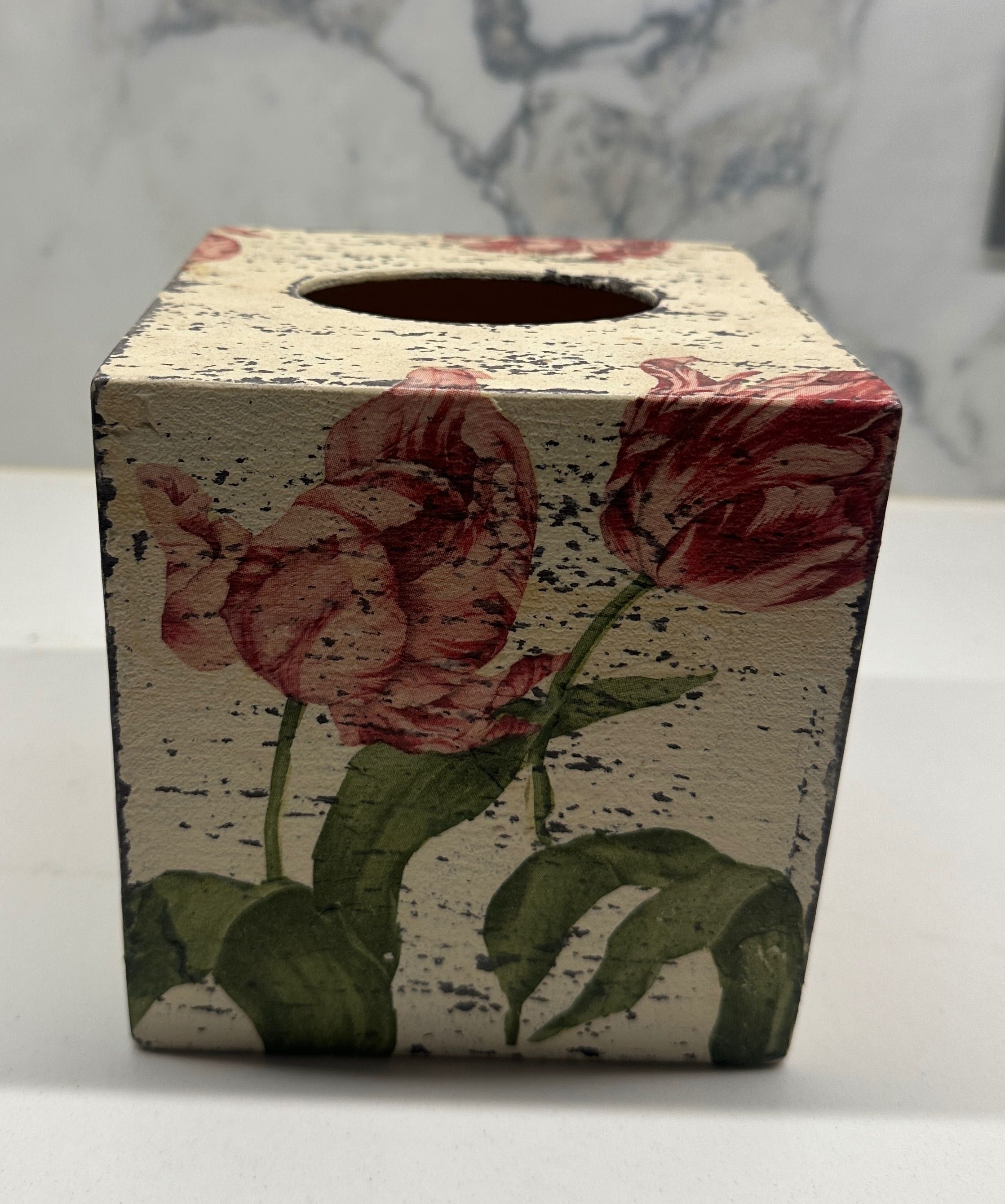 Chustecznik- pudełko do Decoupage.