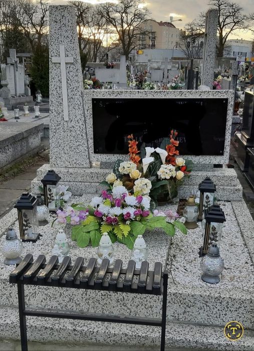 Sprzątanie grobów. Dbamy Pamiętamy