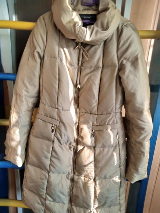Продам пуховик женский Zara р.м