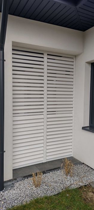 Żaluzje drewniane , shuttersy, regulowane , tarasowe.