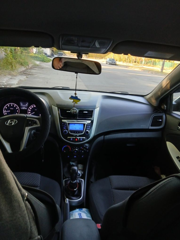 Hyundai accent 1.4 бензин,торг