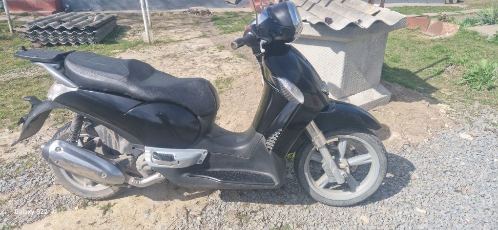 Продам Aprilia scarabeo 250